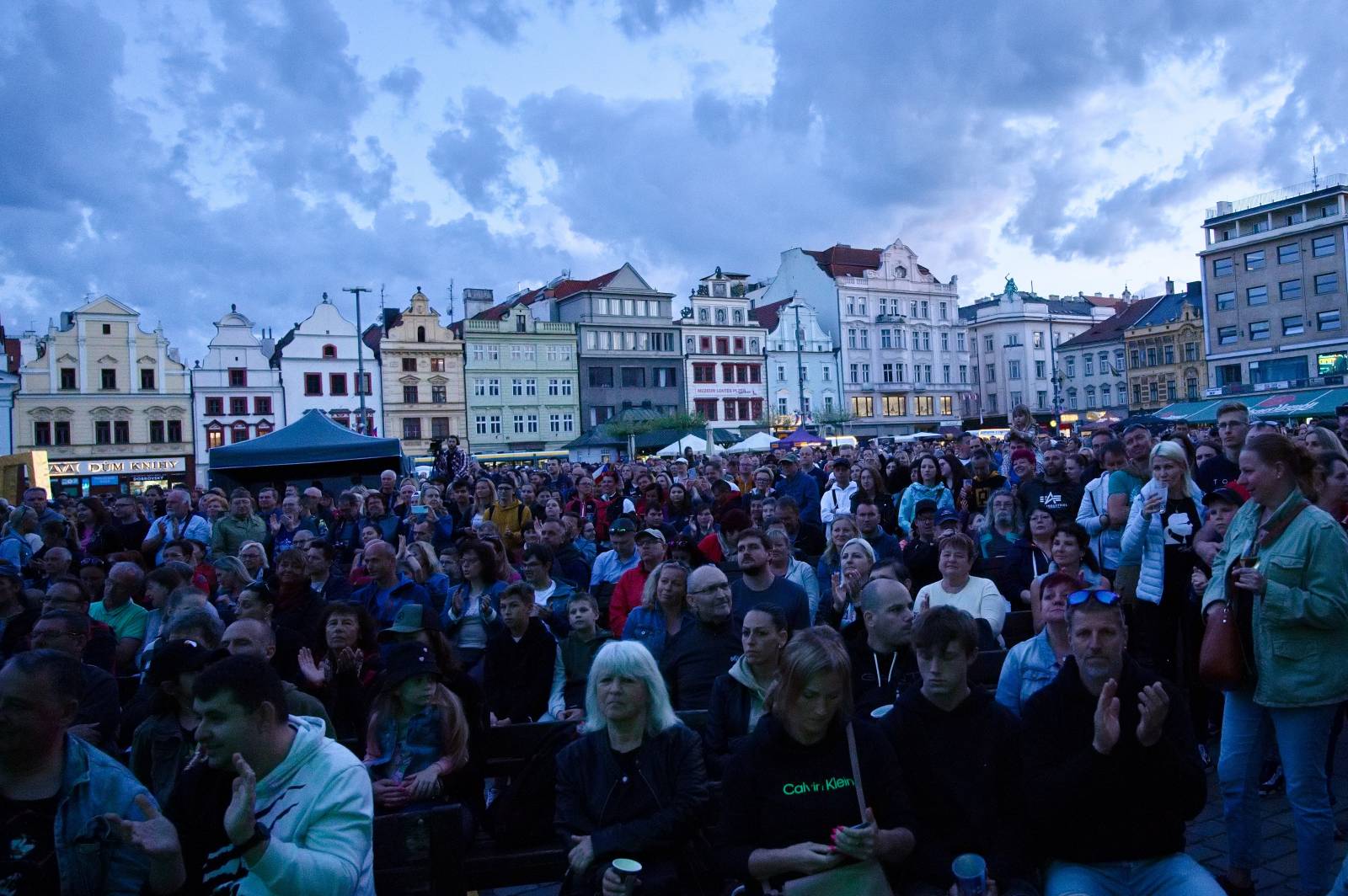 Svobodu v Plzni oslavovali O5 a Radeček i Kateřina Marie Tichá 