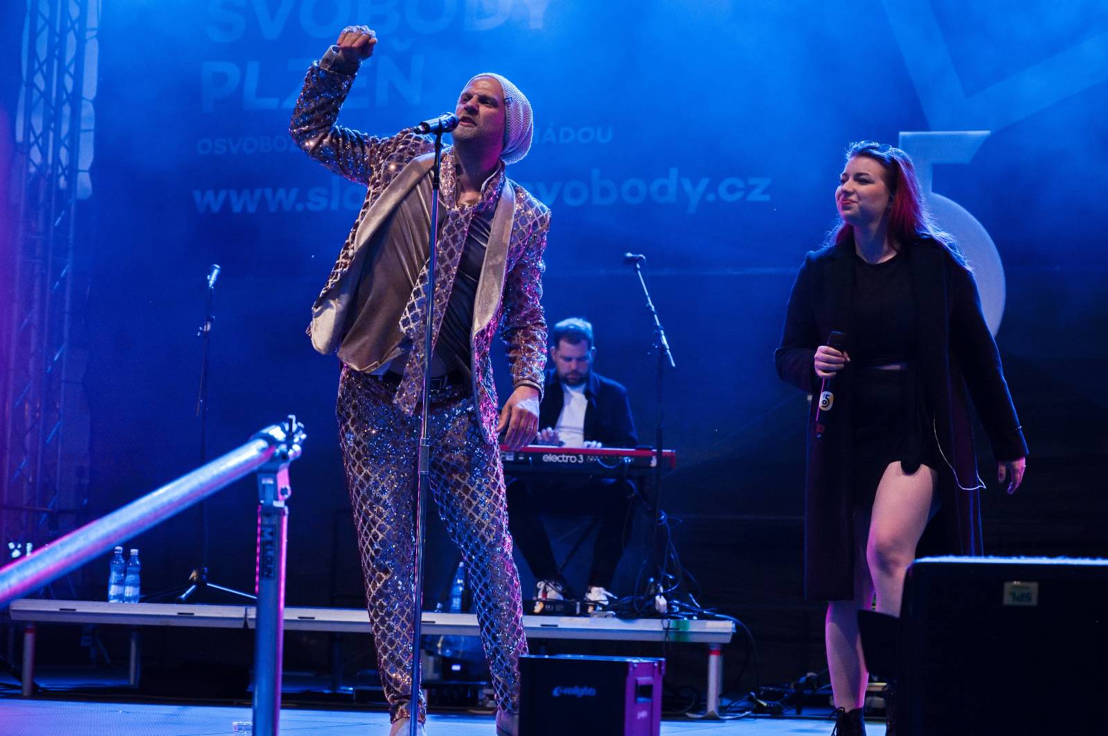 Svobodu v Plzni oslavovali O5 a Radeček i Kateřina Marie Tichá 