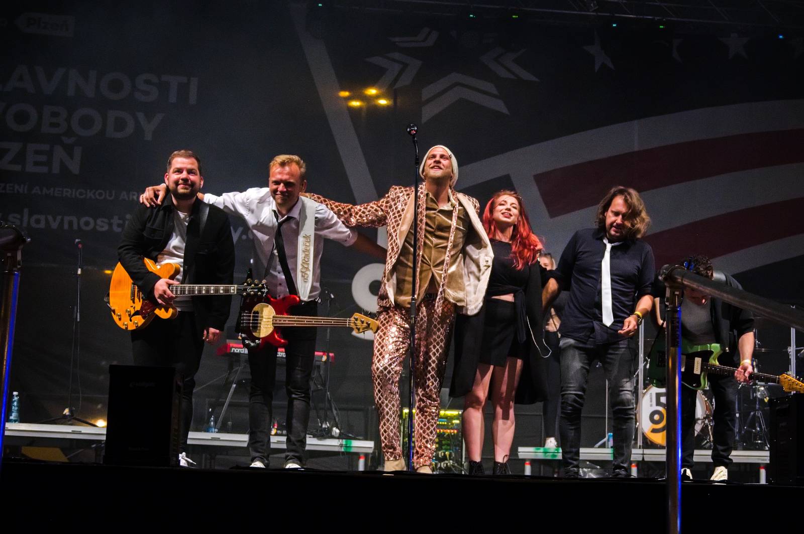 Svobodu v Plzni oslavovali O5 a Radeček i Kateřina Marie Tichá 