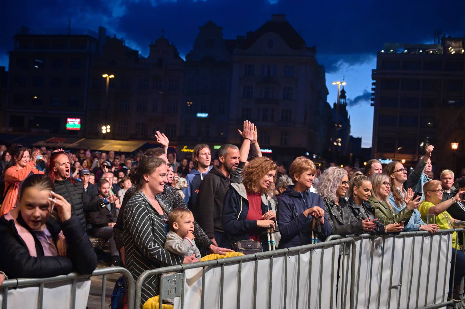 Svobodu v Plzni oslavovali O5 a Radeček i Kateřina Marie Tichá 