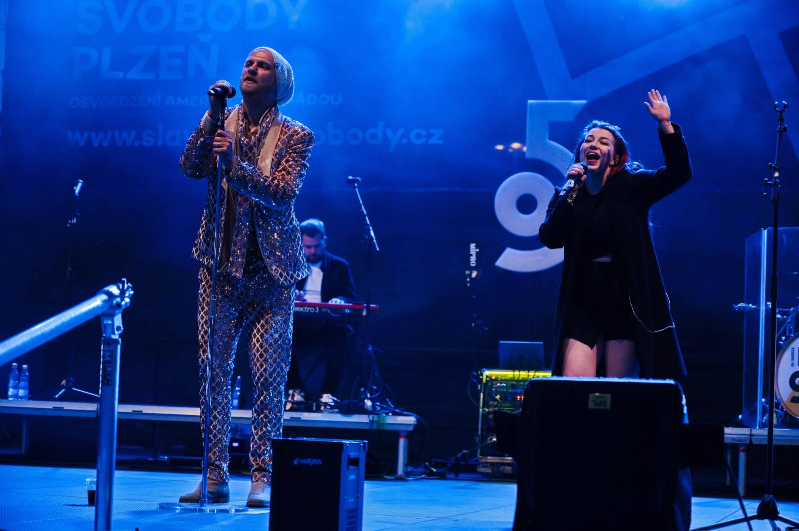 Svobodu v Plzni oslavovali O5 a Radeček i Kateřina Marie Tichá 