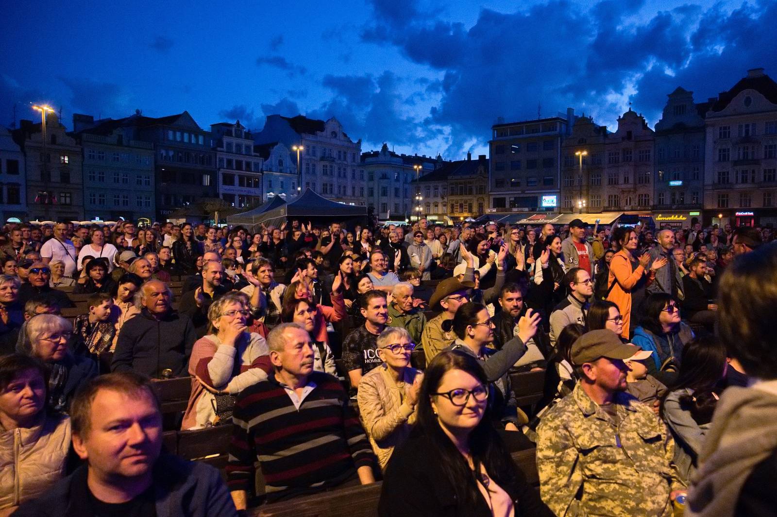 Svobodu v Plzni oslavovali O5 a Radeček i Kateřina Marie Tichá 