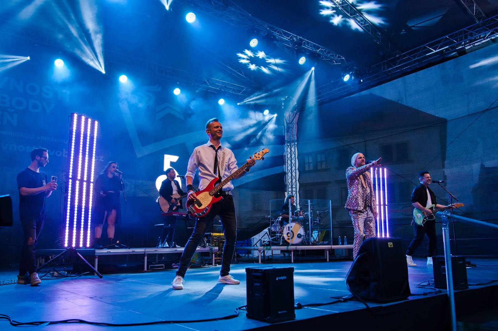 Svobodu v Plzni oslavovali O5 a Radeček i Kateřina Marie Tichá 