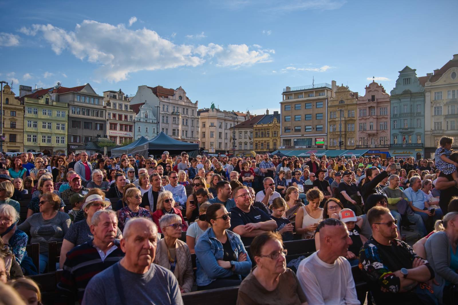 Svobodu v Plzni oslavovali O5 a Radeček i Kateřina Marie Tichá 