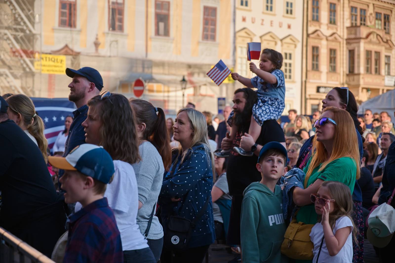 Svobodu v Plzni oslavovali O5 a Radeček i Kateřina Marie Tichá 