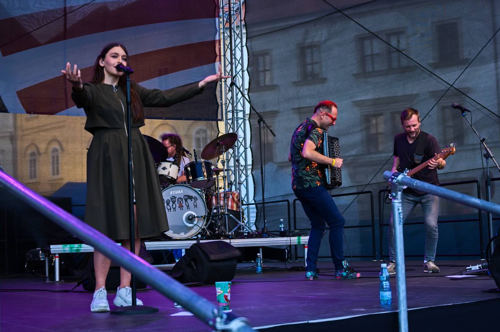 Svobodu v Plzni oslavovali O5 a Radeček i Kateřina Marie Tichá 