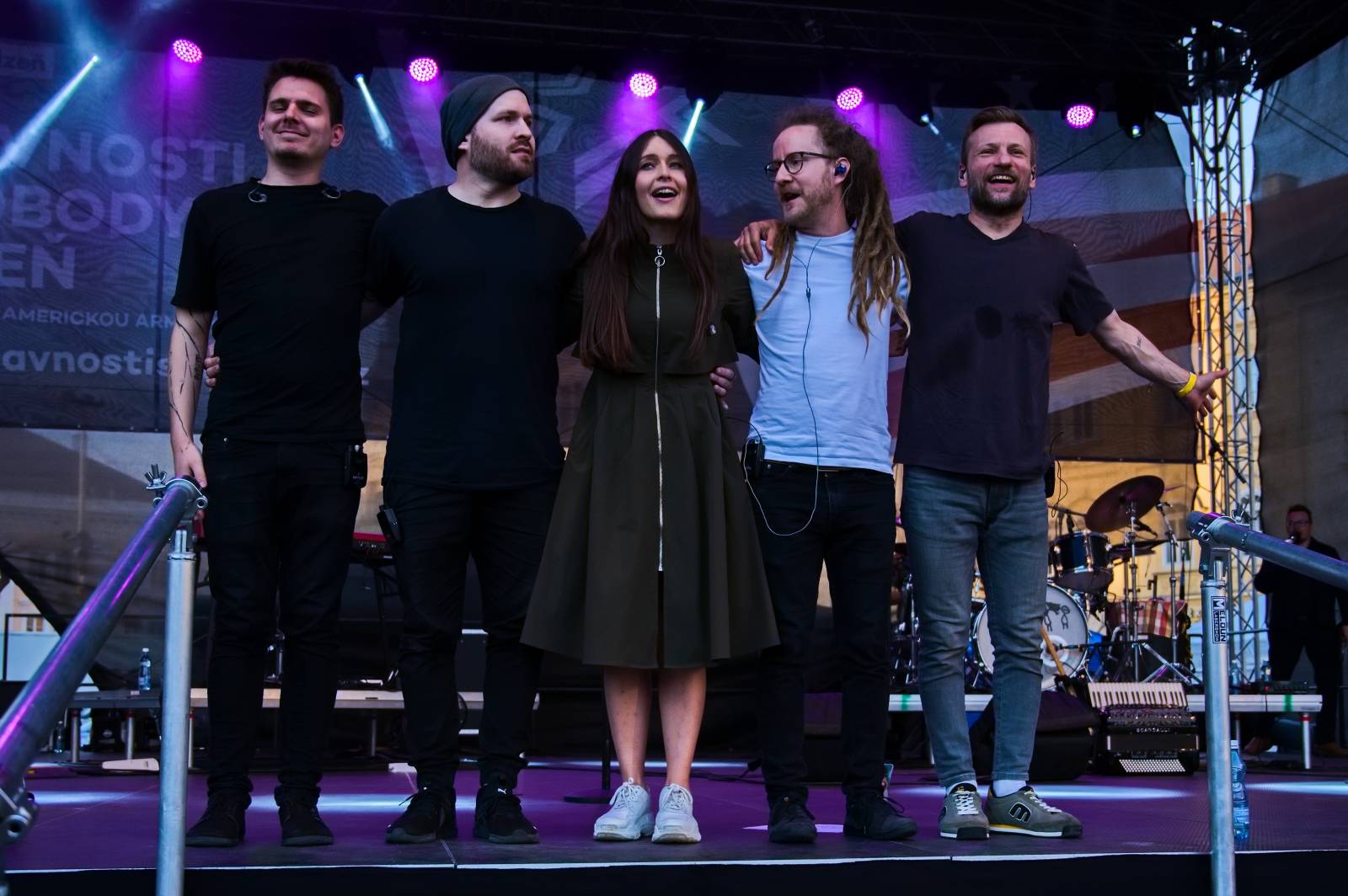 Svobodu v Plzni oslavovali O5 a Radeček i Kateřina Marie Tichá 