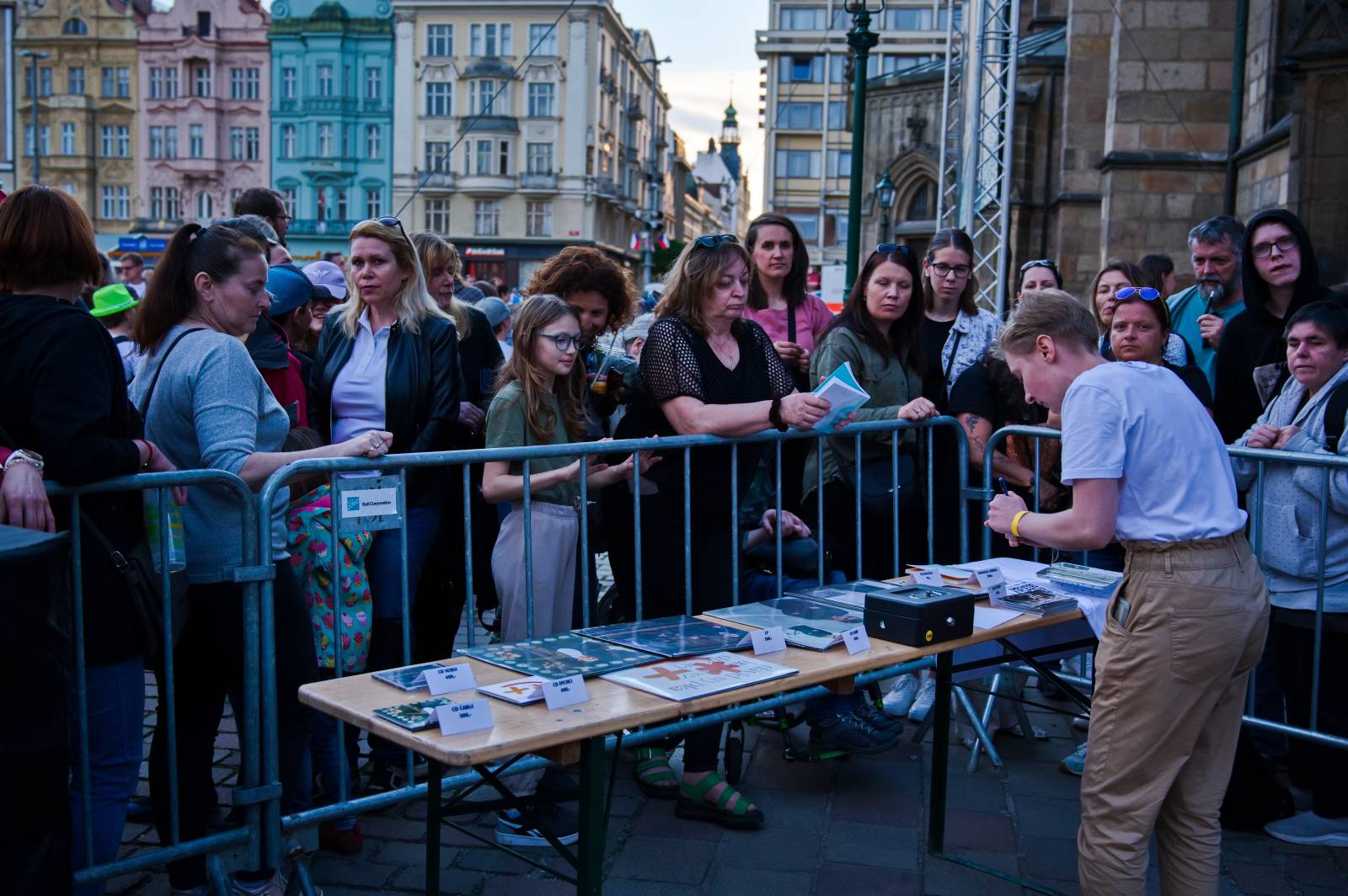 Svobodu v Plzni oslavovali O5 a Radeček i Kateřina Marie Tichá 