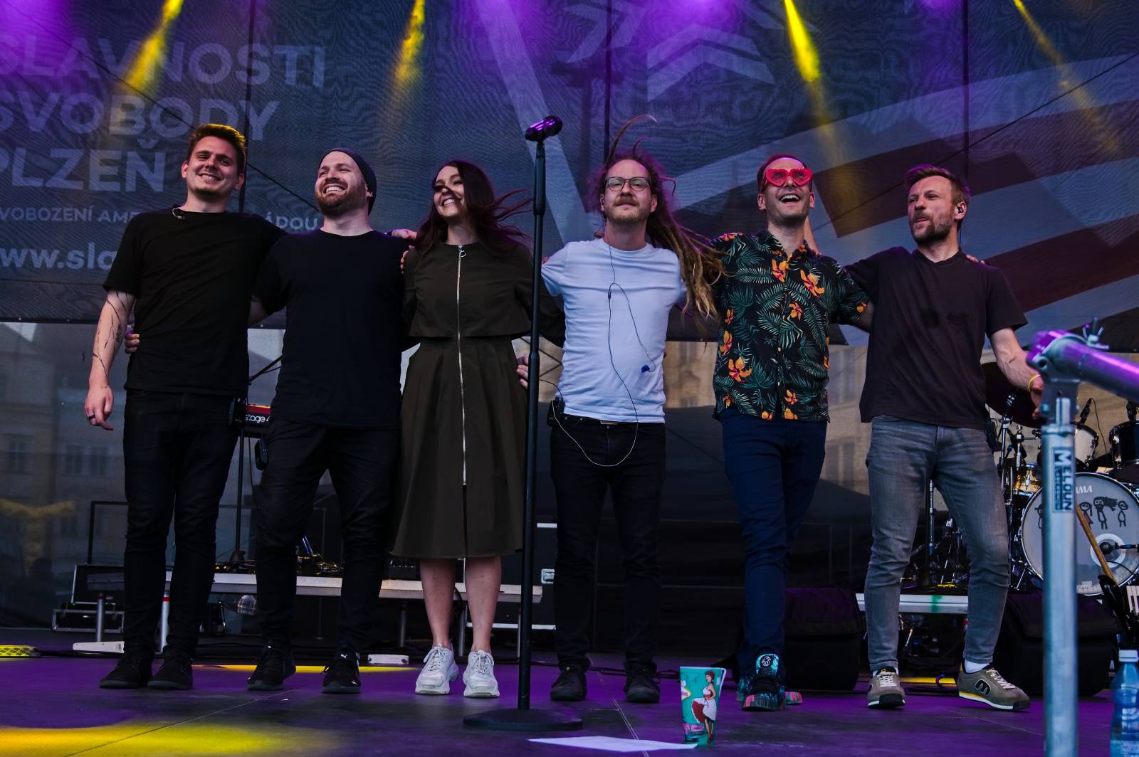 Svobodu v Plzni oslavovali O5 a Radeček i Kateřina Marie Tichá 