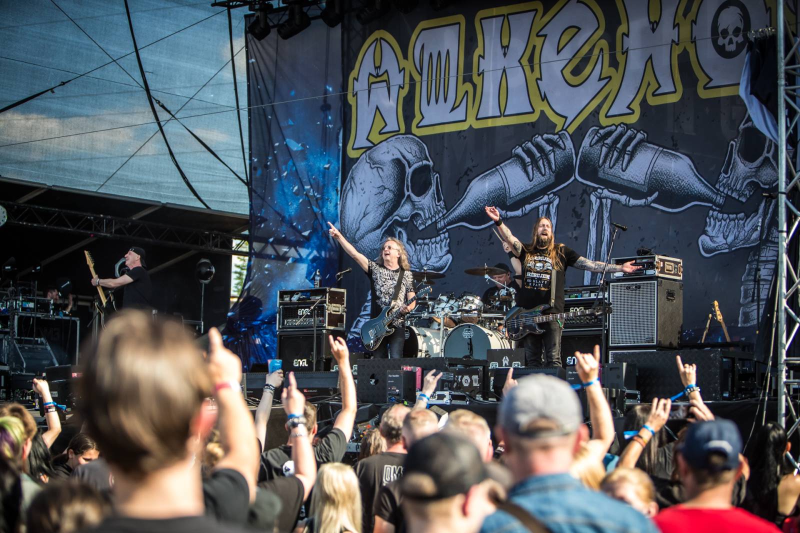 Monster Meeting odstartoval letošní šňůru. V Plzni hráli Dymytry, Arakain, Alkehol nebo Traktor
