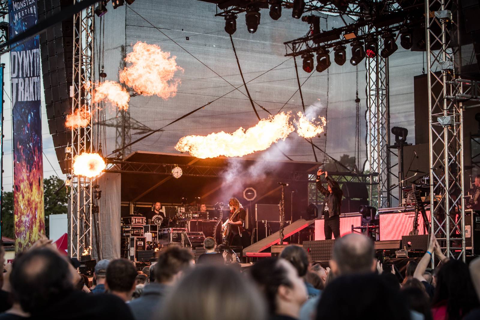 Monster Meeting odstartoval letošní šňůru. V Plzni hráli Dymytry, Arakain, Alkehol nebo Traktor