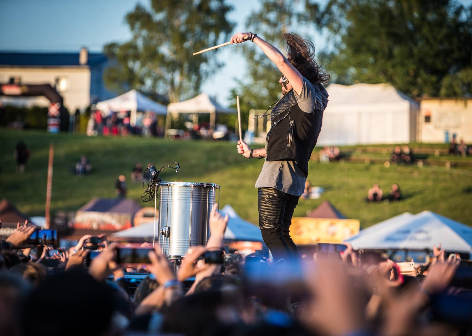 Monster Meeting odstartoval letošní šňůru. V Plzni hráli Dymytry, Arakain, Alkehol nebo Traktor