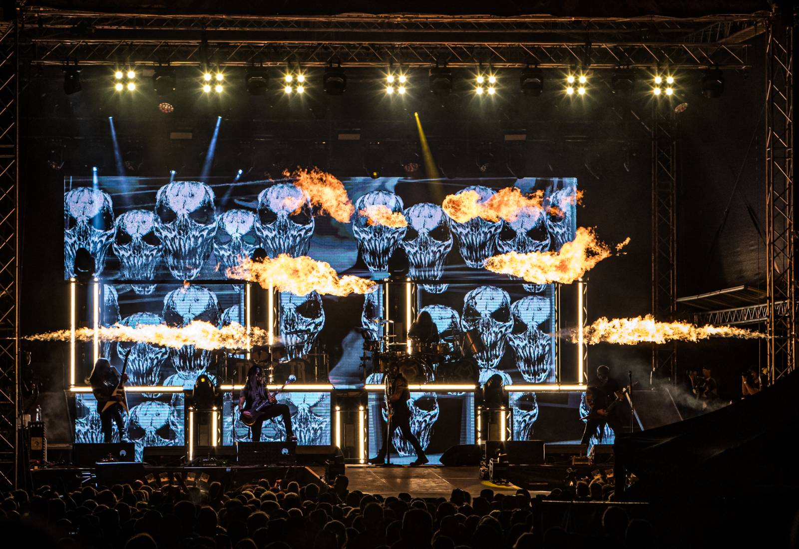 Monster Meeting odstartoval letošní šňůru. V Plzni hráli Dymytry, Arakain, Alkehol nebo Traktor