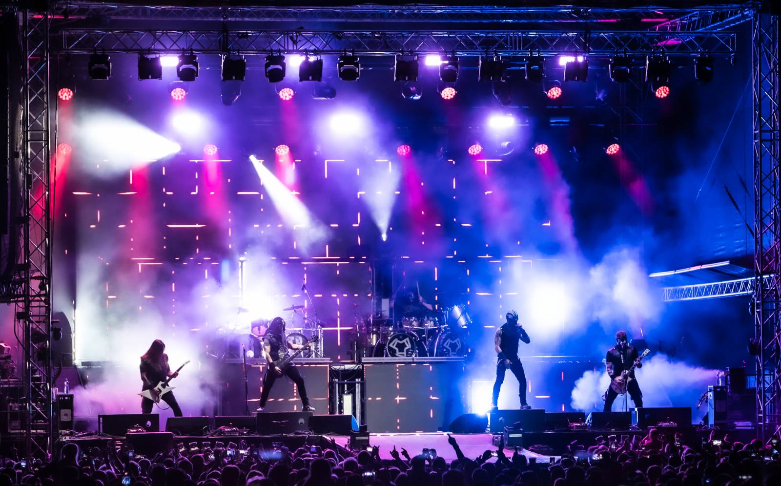 Monster Meeting odstartoval letošní šňůru. V Plzni hráli Dymytry, Arakain, Alkehol nebo Traktor