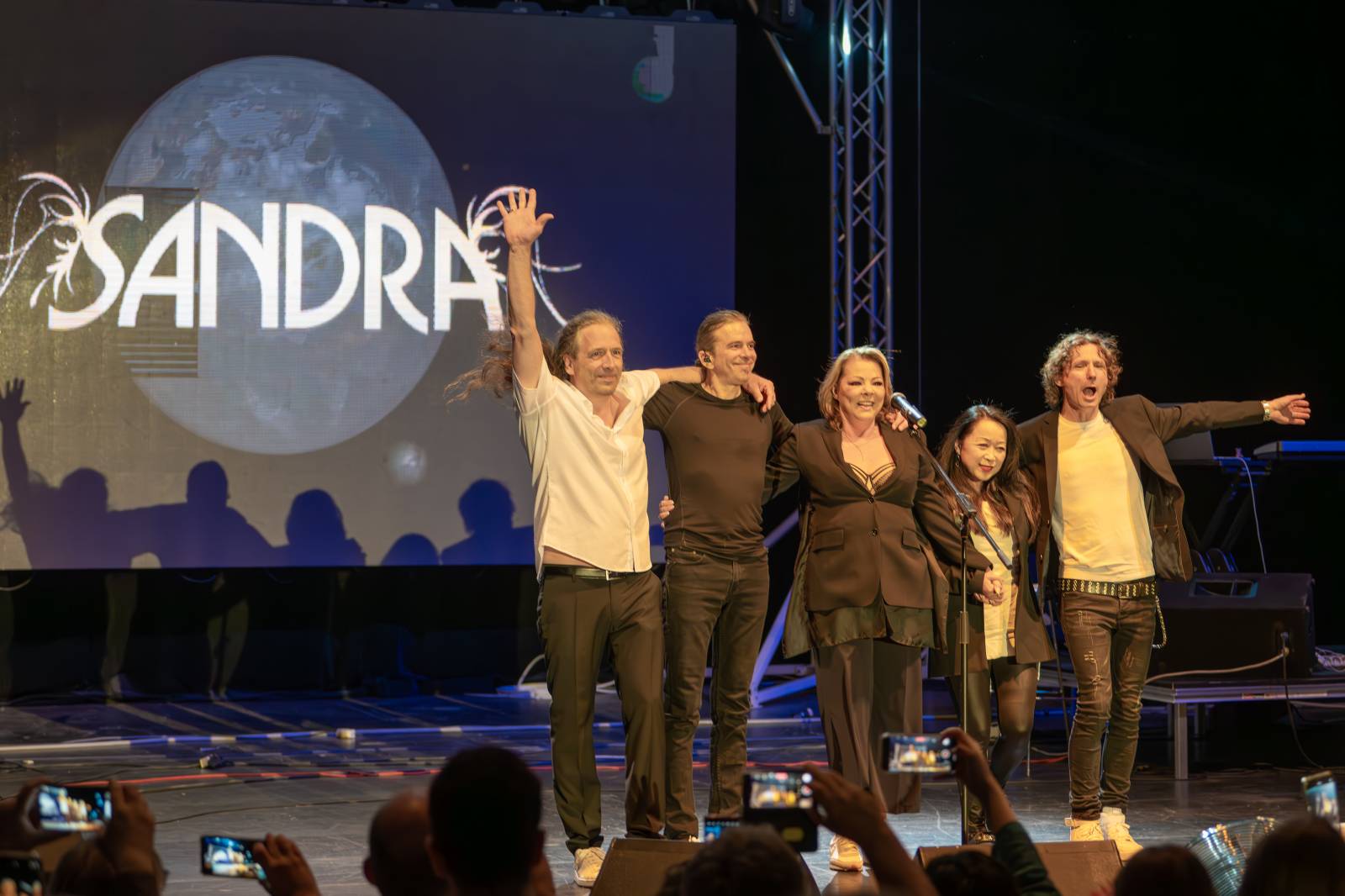 Královna diskoték Sandra znovu ohromila Prahu. V Kongresovém centru přehrála své zásadní hity