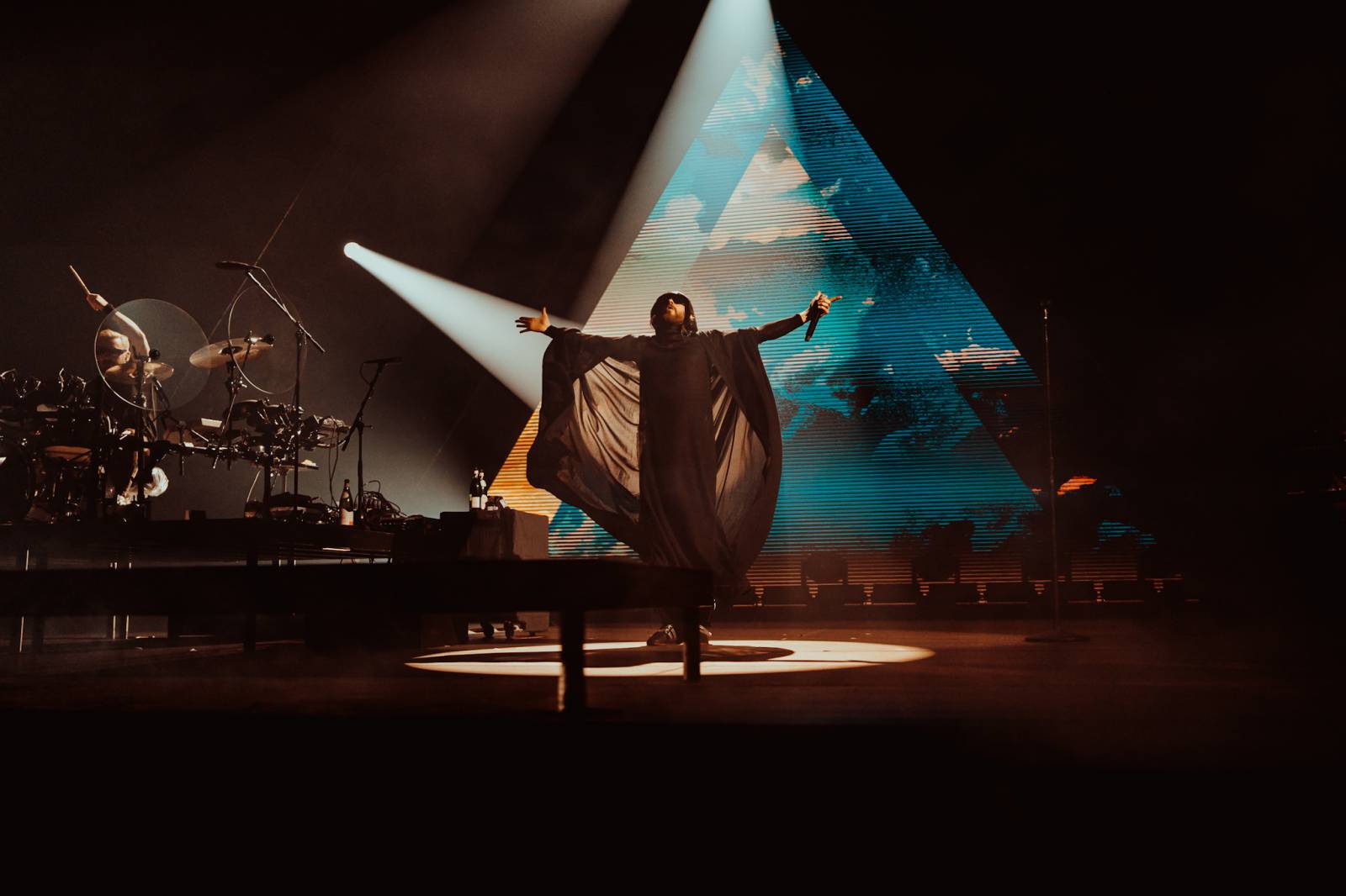 Jareda Leta svlékaly fanynky očima. Thirty Seconds To Mars se po šesti letech vrátili do Prahy