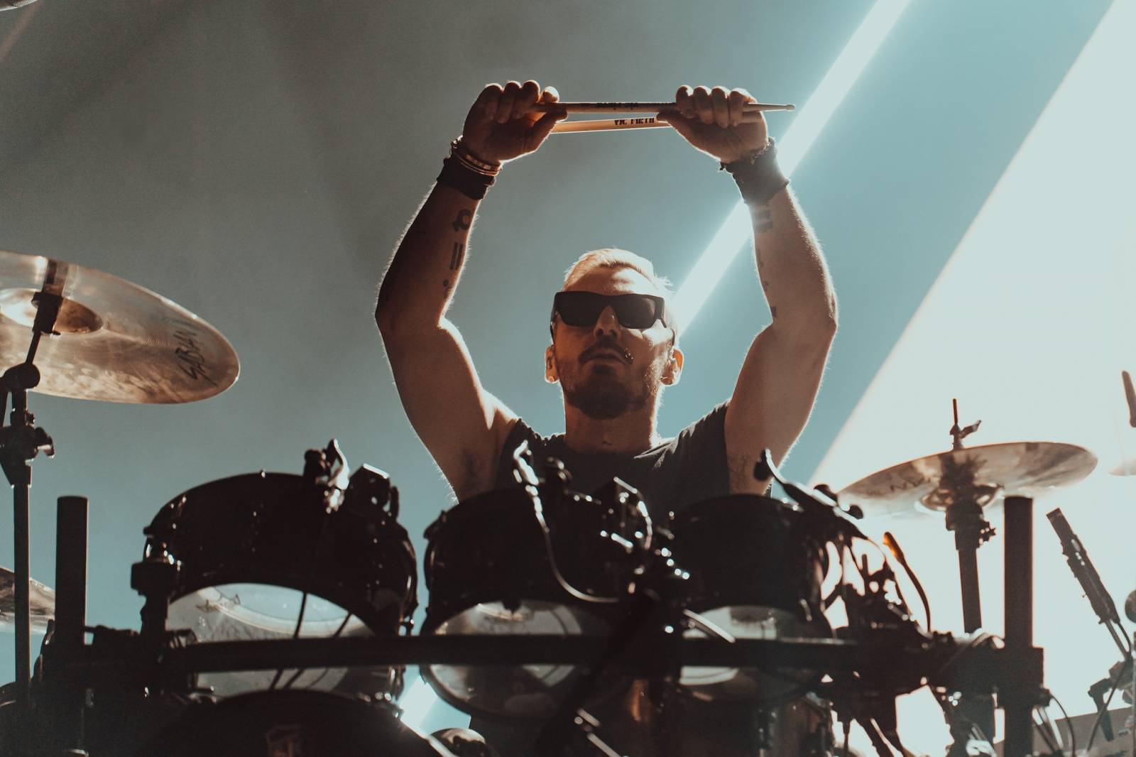 Jareda Leta svlékaly fanynky očima. Thirty Seconds To Mars se po šesti letech vrátili do Prahy