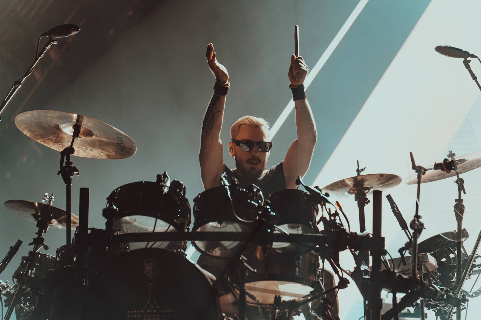 Jareda Leta svlékaly fanynky očima. Thirty Seconds To Mars se po šesti letech vrátili do Prahy