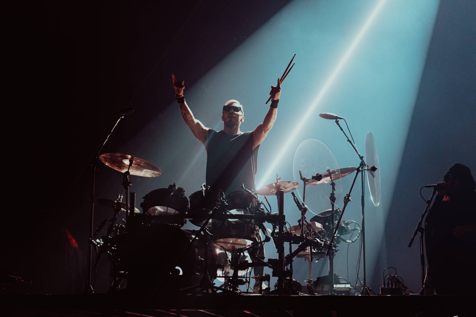 Jareda Leta svlékaly fanynky očima. Thirty Seconds To Mars se po šesti letech vrátili do Prahy