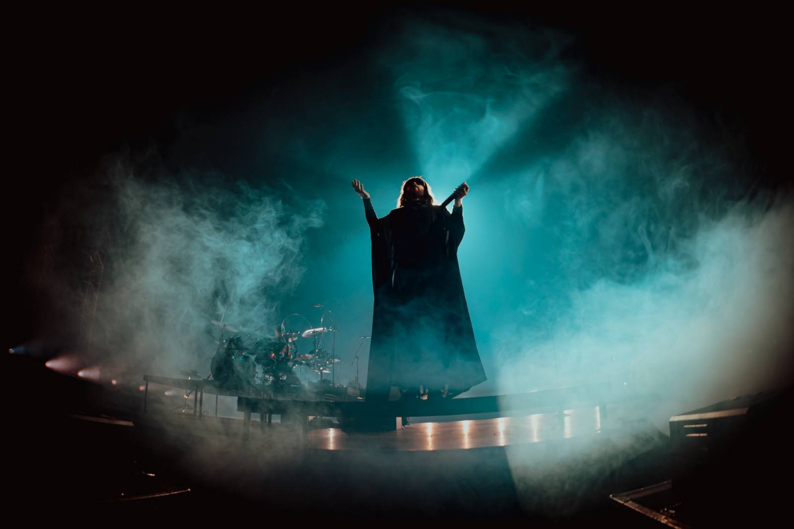 Jareda Leta svlékaly fanynky očima. Thirty Seconds To Mars se po šesti letech vrátili do Prahy