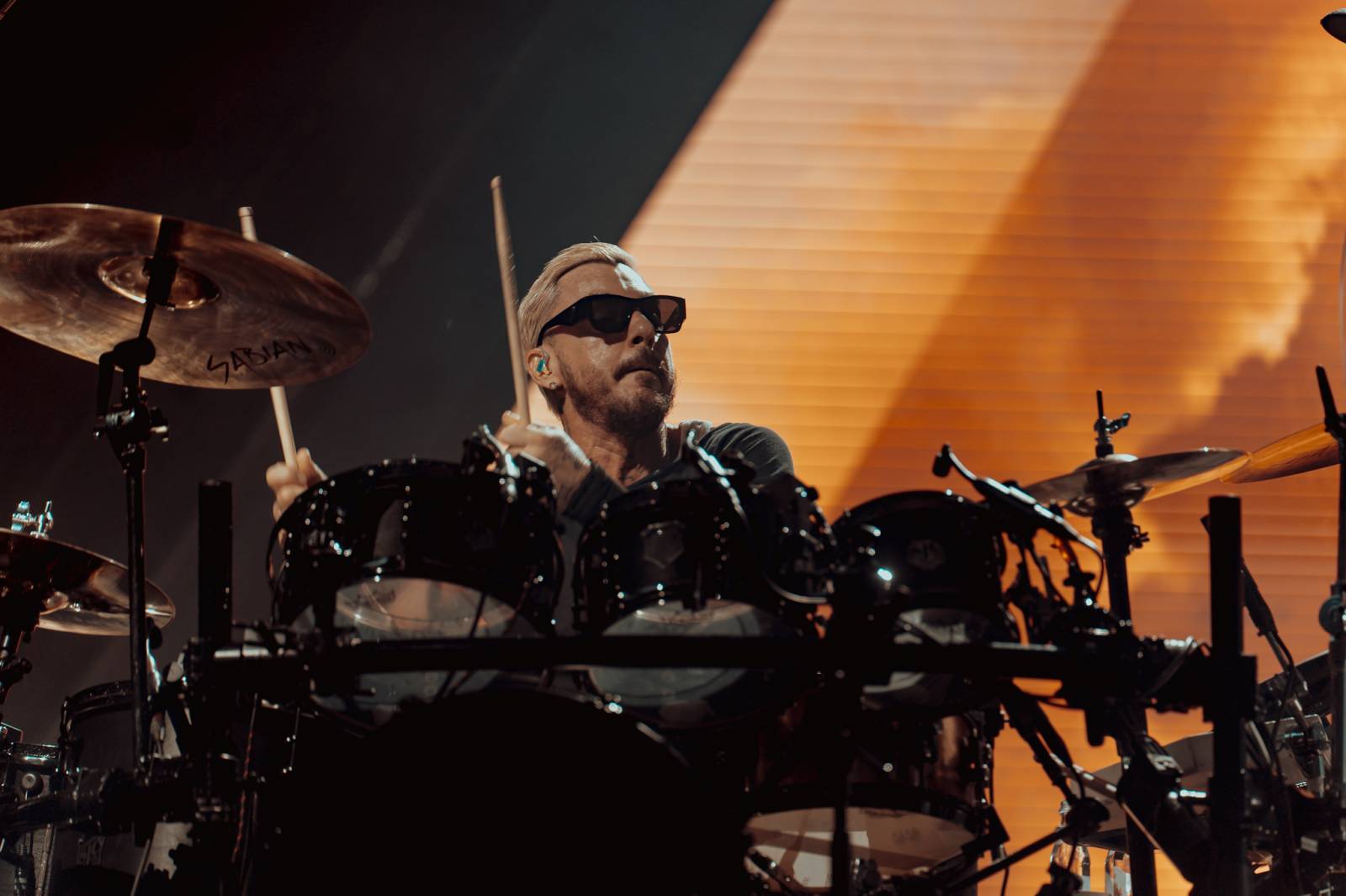 Jareda Leta svlékaly fanynky očima. Thirty Seconds To Mars se po šesti letech vrátili do Prahy