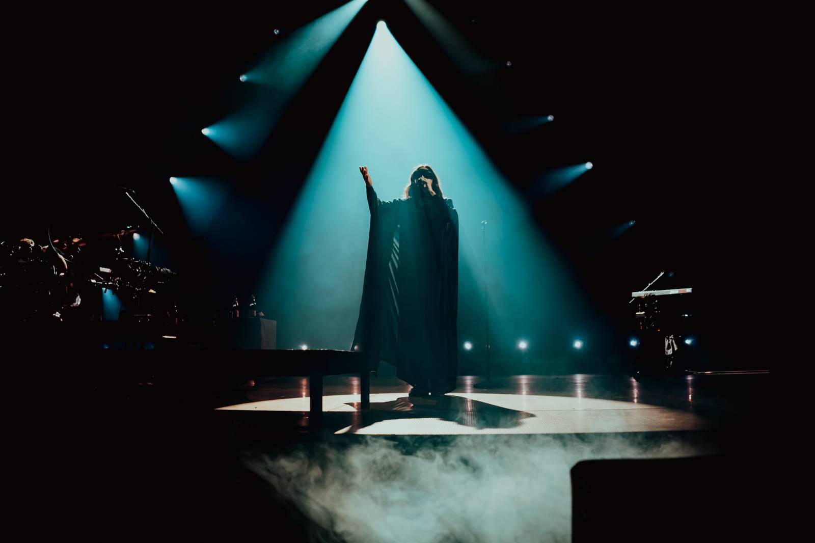 Jareda Leta svlékaly fanynky očima. Thirty Seconds To Mars se po šesti letech vrátili do Prahy