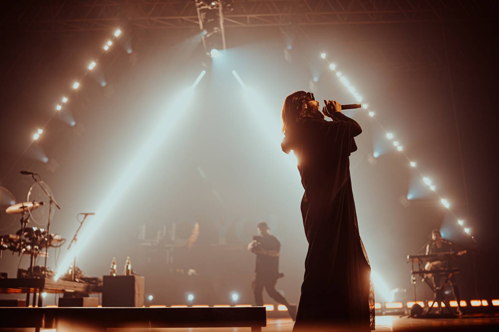 Jareda Leta svlékaly fanynky očima. Thirty Seconds To Mars se po šesti letech vrátili do Prahy