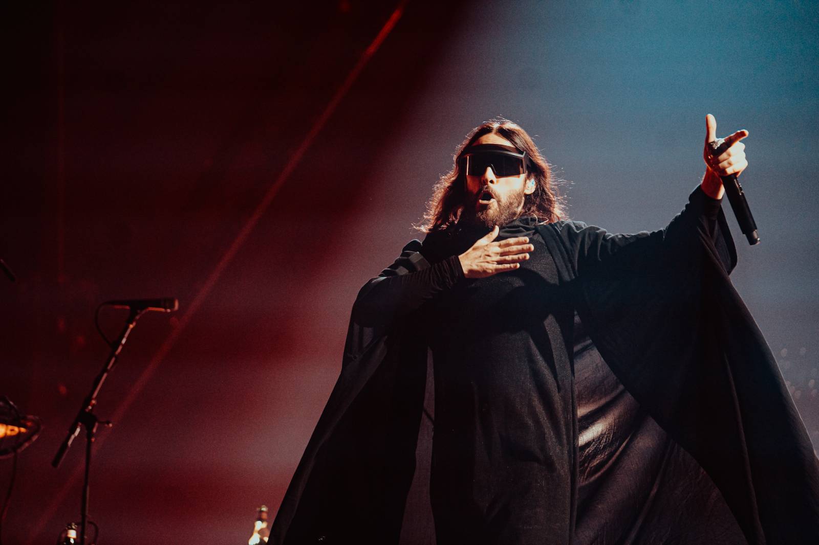 Jareda Leta svlékaly fanynky očima. Thirty Seconds To Mars se po šesti letech vrátili do Prahy