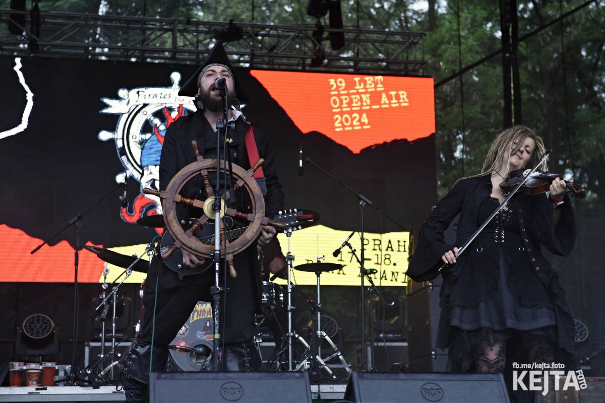 Punk's not dead, vy volové! Tři sestry do Ledáren pozvaly UK Subs, S.P.S. i tribute Plexis