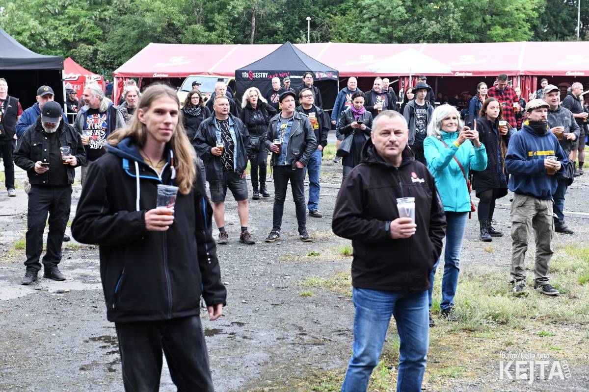 Punk's not dead, vy volové! Tři sestry do Ledáren pozvaly UK Subs, S.P.S. i tribute Plexis