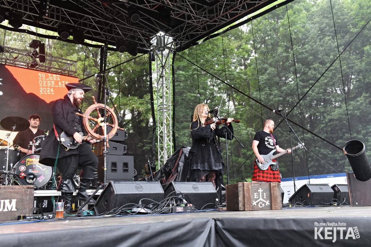 Punk's not dead, vy volové! Tři sestry do Ledáren pozvaly UK Subs, S.P.S. i tribute Plexis