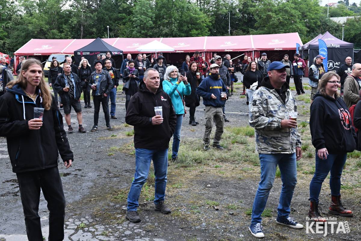 Punk's not dead, vy volové! Tři sestry do Ledáren pozvaly UK Subs, S.P.S. i tribute Plexis