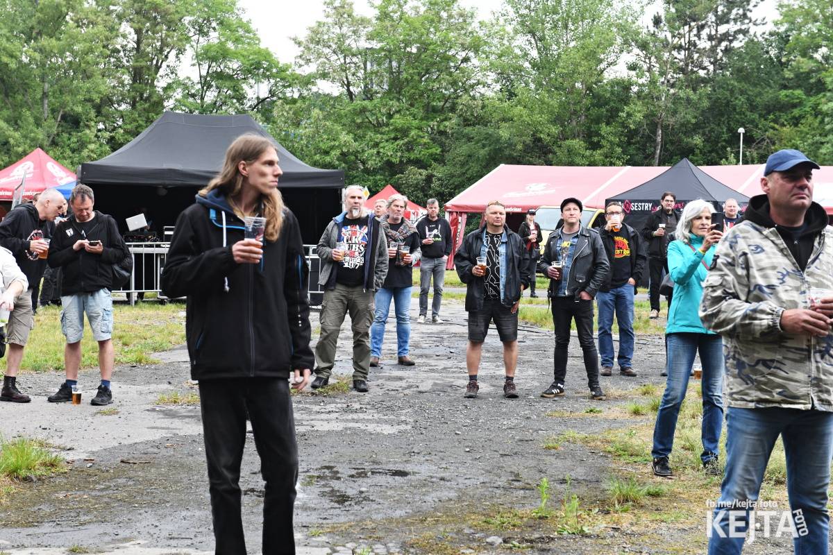 Punk's not dead, vy volové! Tři sestry do Ledáren pozvaly UK Subs, S.P.S. i tribute Plexis