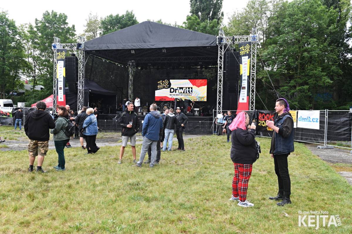 Punk's not dead, vy volové! Tři sestry do Ledáren pozvaly UK Subs, S.P.S. i tribute Plexis