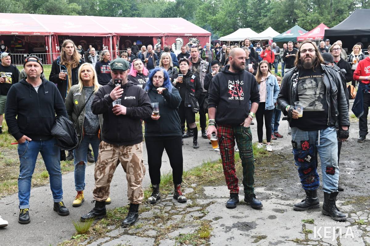 Punk's not dead, vy volové! Tři sestry do Ledáren pozvaly UK Subs, S.P.S. i tribute Plexis