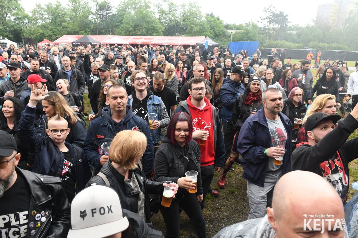 Punk's not dead, vy volové! Tři sestry do Ledáren pozvaly UK Subs, S.P.S. i tribute Plexis