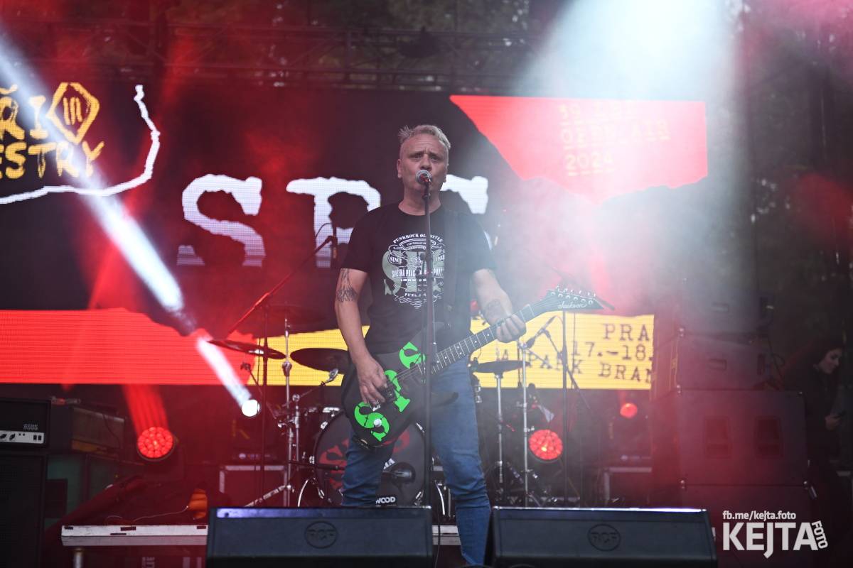 Punk's not dead, vy volové! Tři sestry do Ledáren pozvaly UK Subs, S.P.S. i tribute Plexis