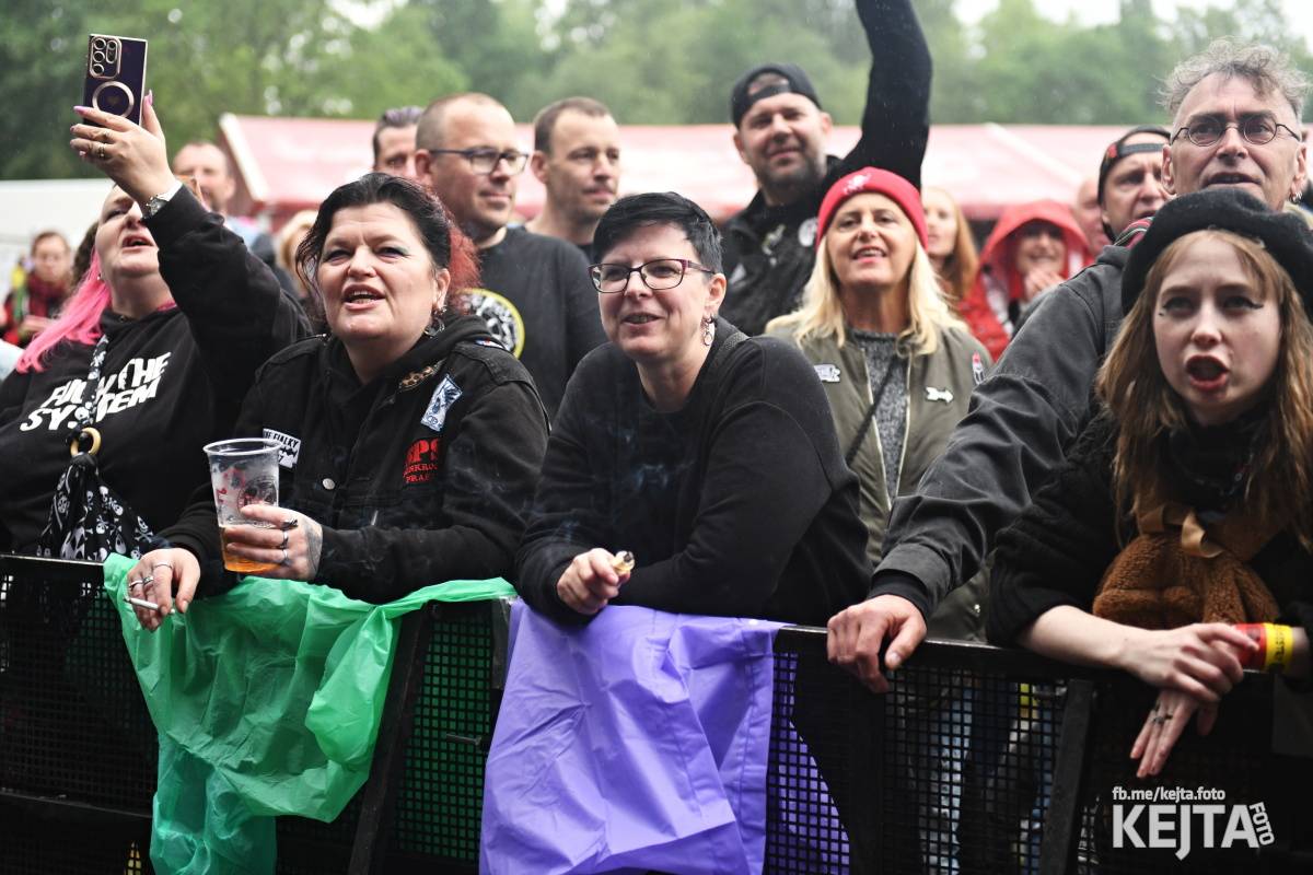 Punk's not dead, vy volové! Tři sestry do Ledáren pozvaly UK Subs, S.P.S. i tribute Plexis