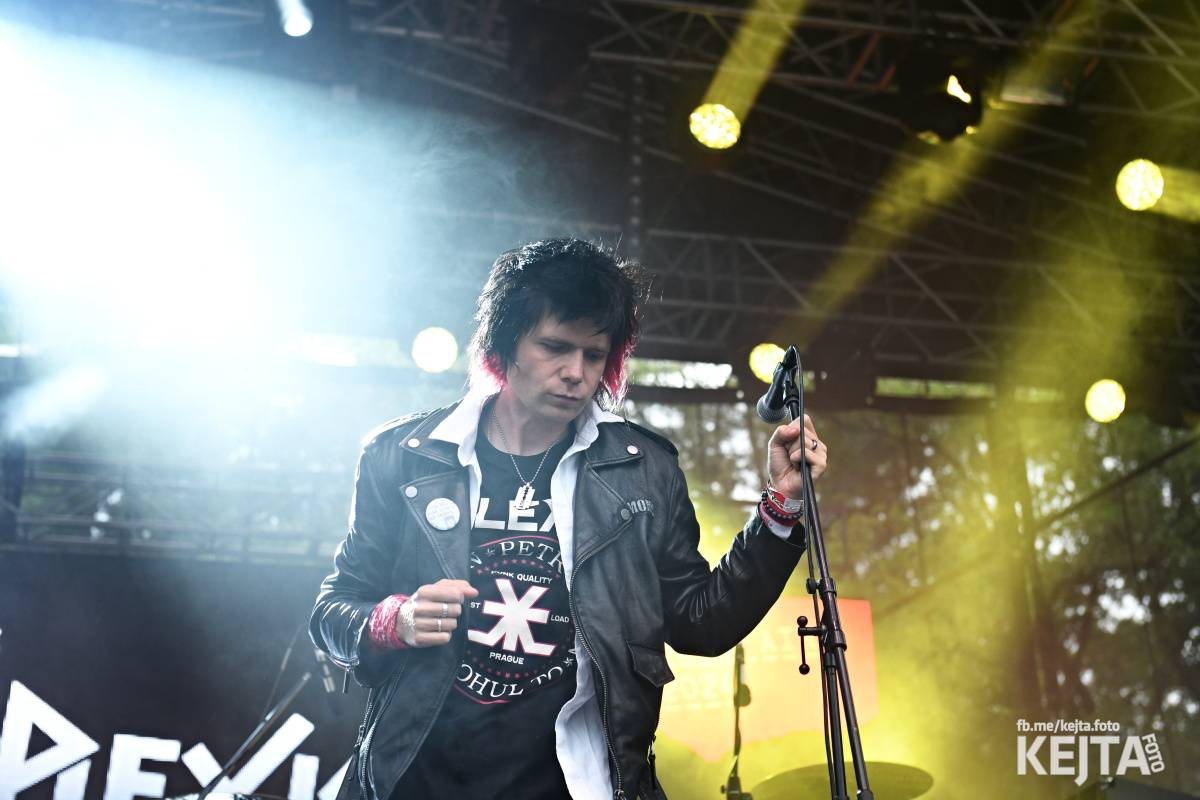 Punk's not dead, vy volové! Tři sestry do Ledáren pozvaly UK Subs, S.P.S. i tribute Plexis