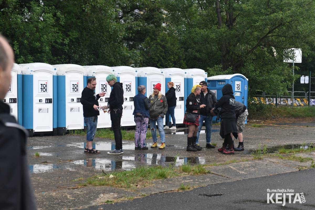Punk's not dead, vy volové! Tři sestry do Ledáren pozvaly UK Subs, S.P.S. i tribute Plexis