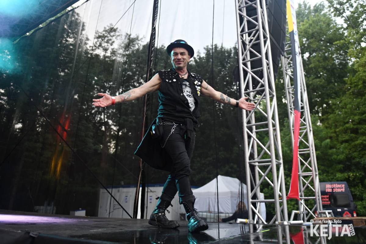 Punk's not dead, vy volové! Tři sestry do Ledáren pozvaly UK Subs, S.P.S. i tribute Plexis