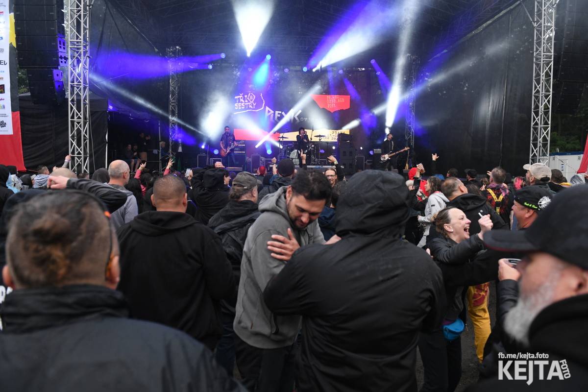 Punk's not dead, vy volové! Tři sestry do Ledáren pozvaly UK Subs, S.P.S. i tribute Plexis