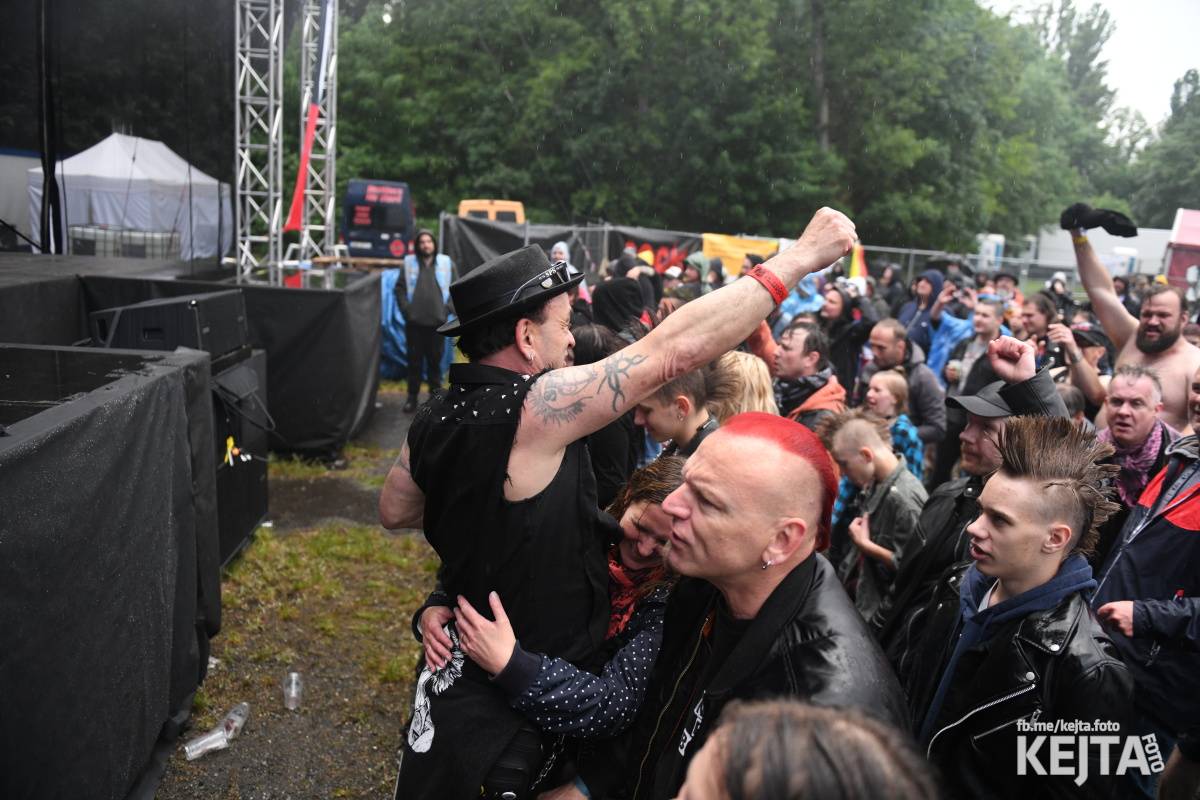 Punk's not dead, vy volové! Tři sestry do Ledáren pozvaly UK Subs, S.P.S. i tribute Plexis