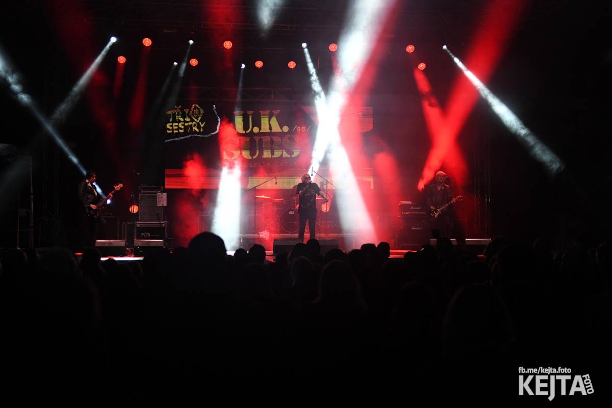 Punk's not dead, vy volové! Tři sestry do Ledáren pozvaly UK Subs, S.P.S. i tribute Plexis