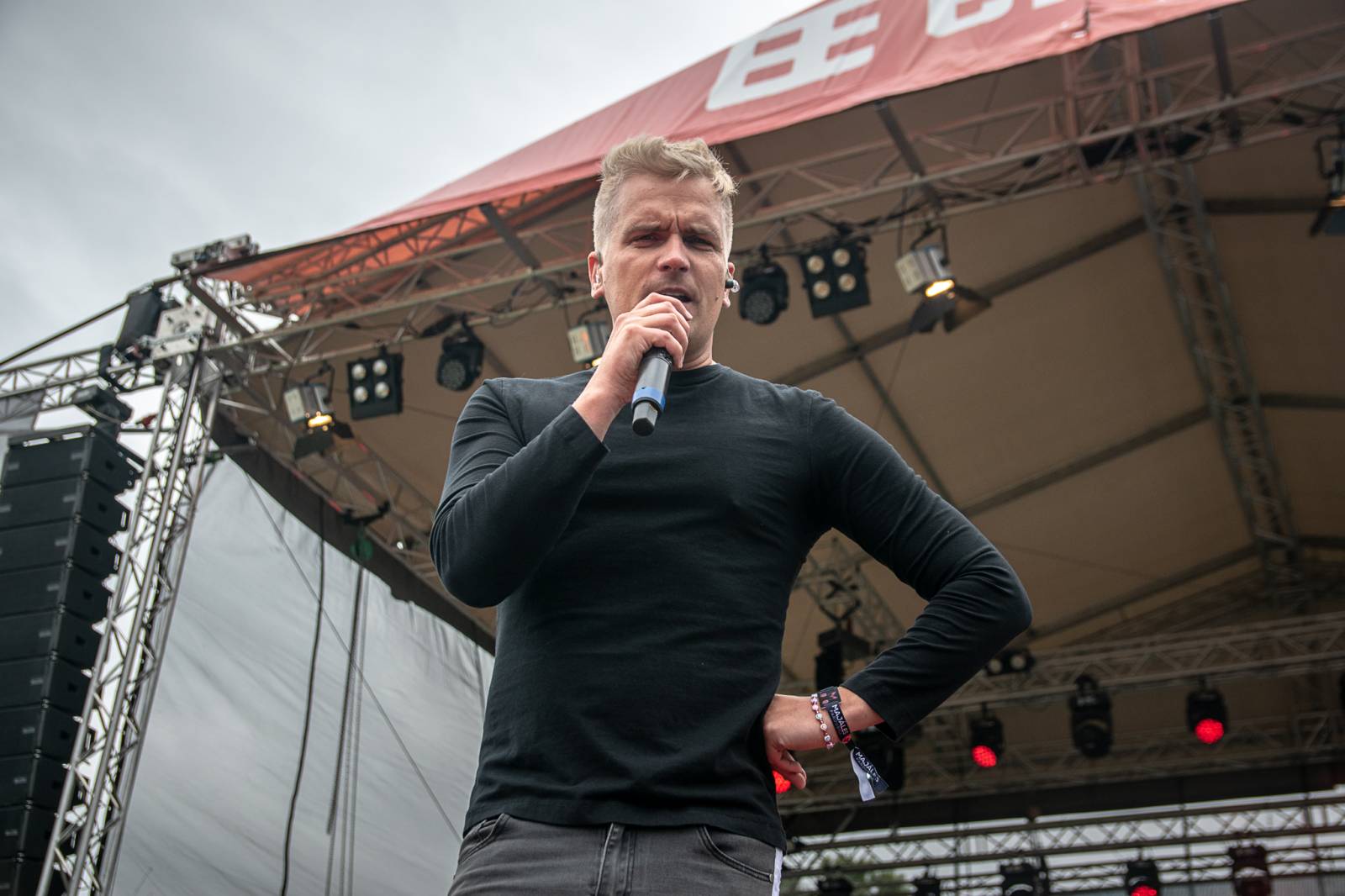 Rybičky 48 rozjely na pardubickém Majálesu ohňovou show, vystoupili také Mig 21, UDG a Jelen