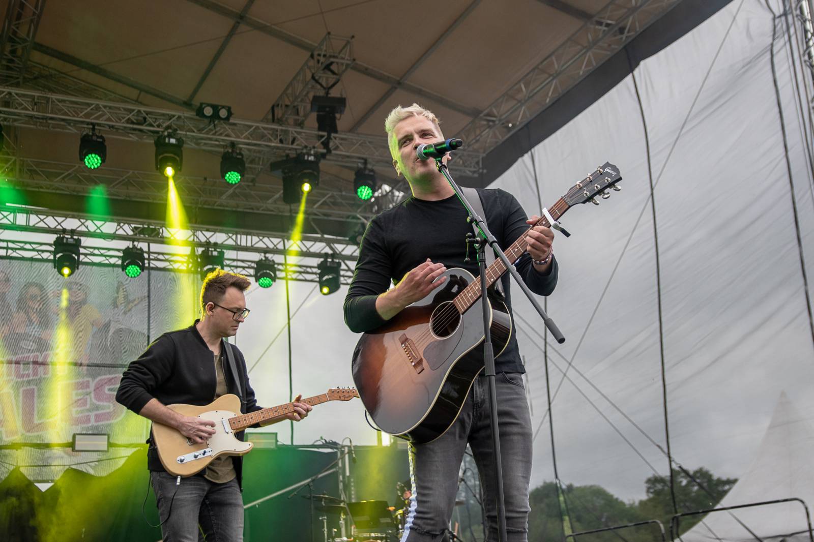 Rybičky 48 rozjely na pardubickém Majálesu ohňovou show, vystoupili také Mig 21, UDG a Jelen