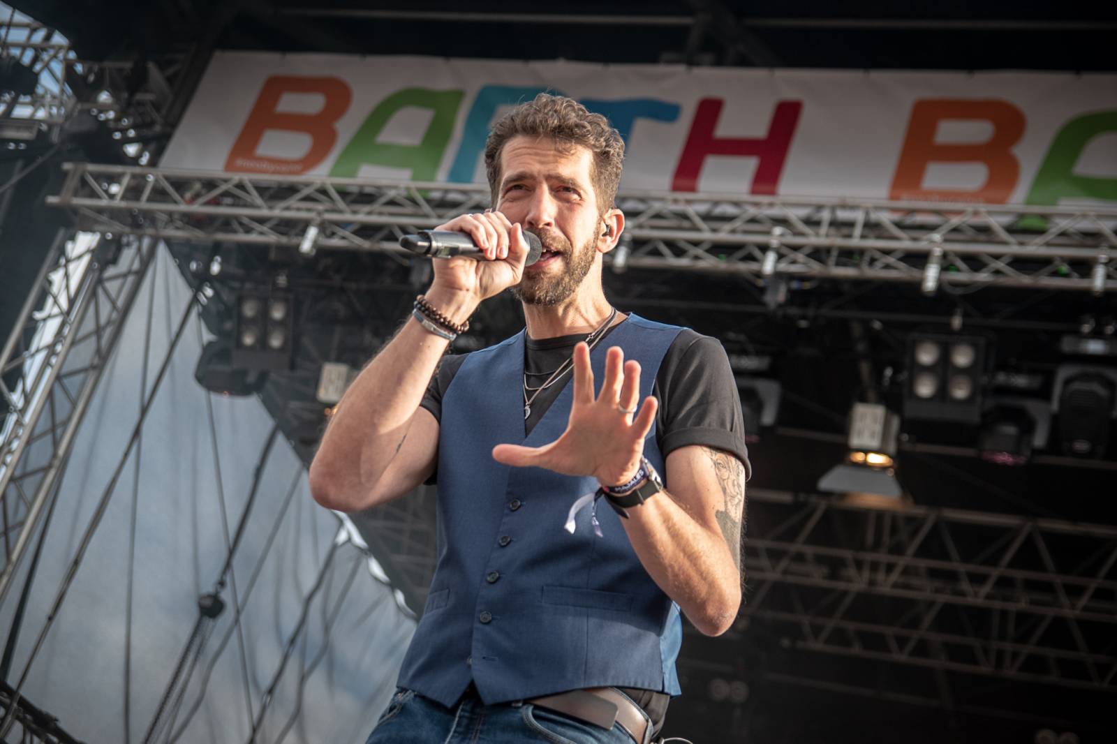 Rybičky 48 rozjely na pardubickém Majálesu ohňovou show, vystoupili také Mig 21, UDG a Jelen