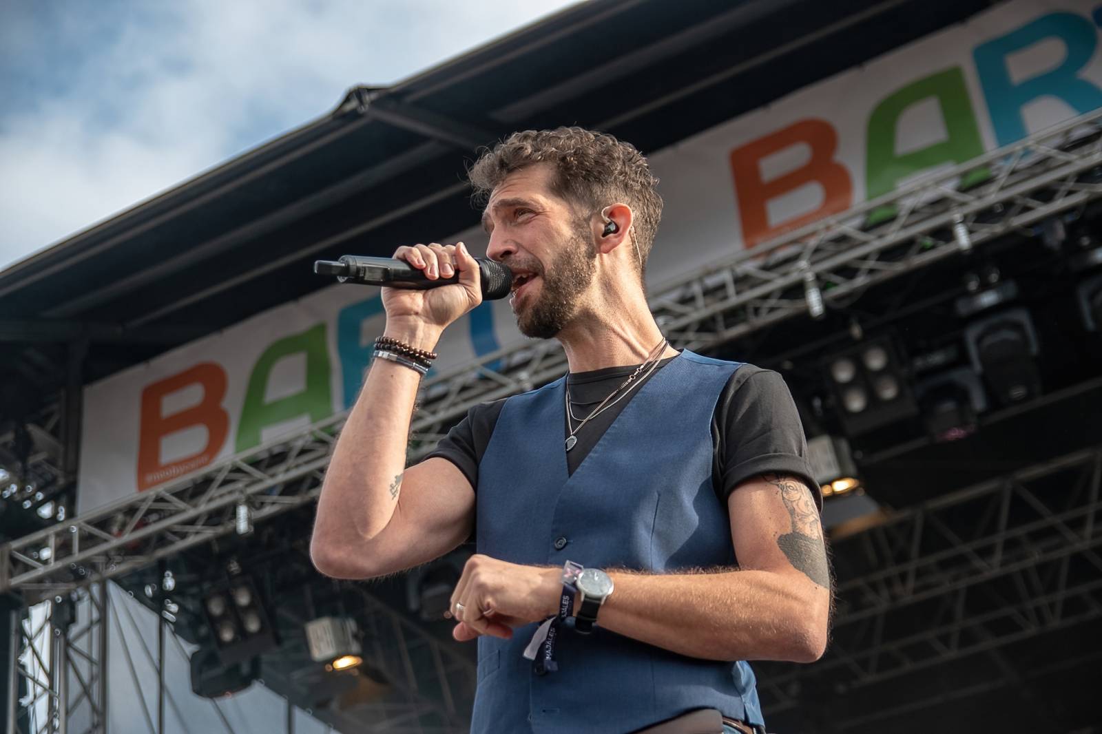 Rybičky 48 rozjely na pardubickém Majálesu ohňovou show, vystoupili také Mig 21, UDG a Jelen