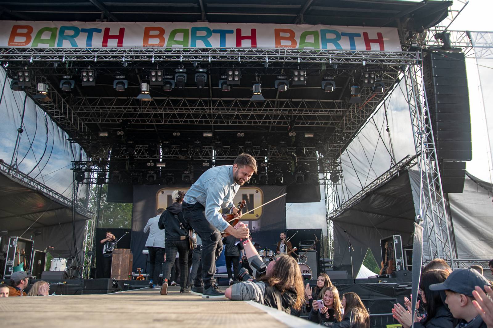 Rybičky 48 rozjely na pardubickém Majálesu ohňovou show, vystoupili také Mig 21, UDG a Jelen