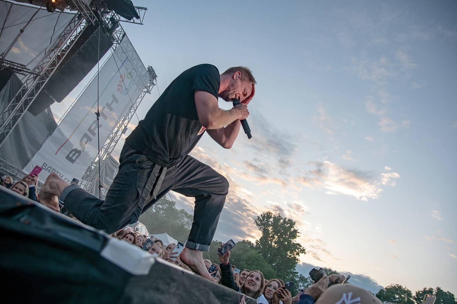 Rybičky 48 rozjely na pardubickém Majálesu ohňovou show, vystoupili také Mig 21, UDG a Jelen